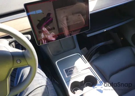 2025 Tesla Model Y Long Range Dual Motor Rear-Wheel Drive from USA, damaged, VIN 7SAYGDEDXSF246188